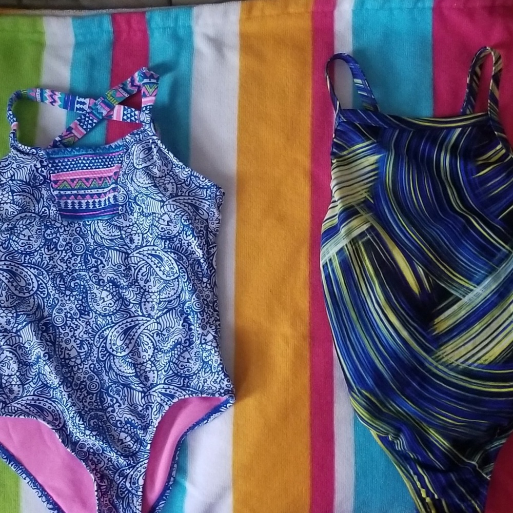 SOLD--2 Pc Lot of Girls Swimsuits sx 6